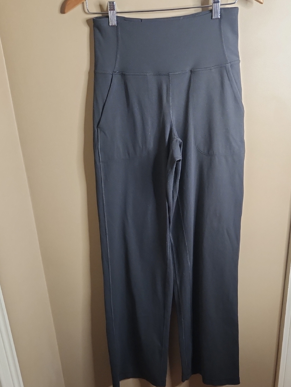 Lululemon Align High-Rise Wide-Leg Pant  in Grey. Size 6. #W5GJ5S